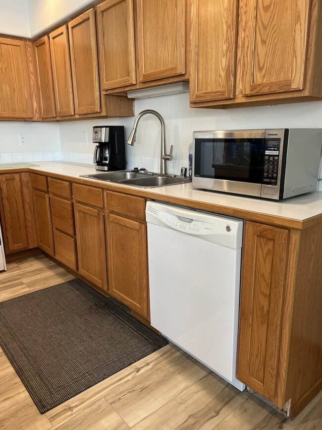 1310 S Skyline Dr in Moses Lake, WA - Building Photo - Building Photo