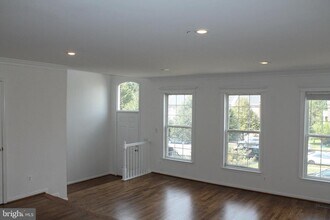 2927 Mainstone Dr in Fairfax, VA - Building Photo - Building Photo