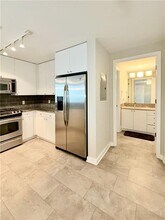 3338 Peachtree Rd NE in Atlanta, GA - Foto de edificio - Building Photo