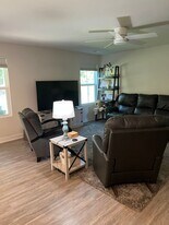 141 Park Dr in Palmyra, VA - Building Photo