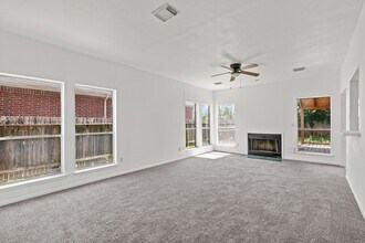 7710 Tussendo Dr in Houston, TX - Building Photo - Building Photo