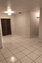 2813 Acapulco Dr, Unit 1 in Miramar, FL - Building Photo - Building Photo