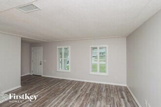 525 Sacre Coeur Dr, Unit 1 in Melbourne, FL - Foto de edificio - Building Photo