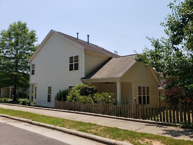 8517 Cool Vista Ln in Raleigh, NC - Building Photo - Building Photo