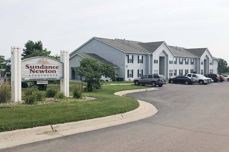 SUNDANCE NEWTON APARTMENTS in Newton, IA - Building Photo