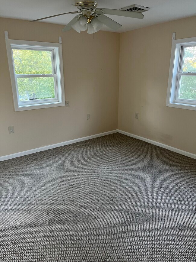 80 Greenwood Ct, Unit 80 Greenwood Apartment in Manchester, NH - Building Photo - Building Photo