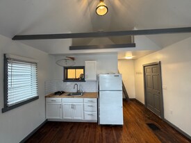 16401 Hwy 99 in Lynnwood, WA - Building Photo