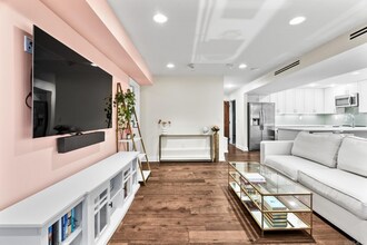 3700 Cantrell Rd in Little Rock, AR - Building Photo - Building Photo