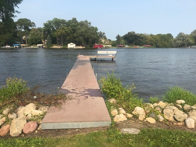 4318 Golf Ln in Waterford, WI - Building Photo - Building Photo