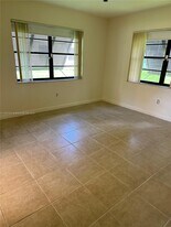 7955 SW 86th St in Miami, FL - Building Photo