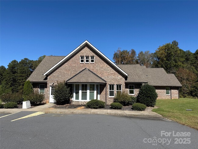 14019 Thompson Rd in Mint Hill, NC - Building Photo - Building Photo