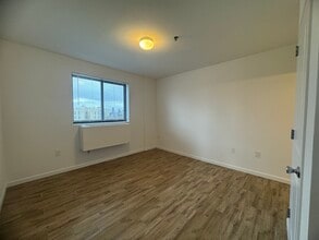 3104 31st Ave, Unit 4 in Astoria, NY - Building Photo - Building Photo