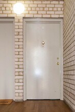 37 Canterbury Square in Alexandria, VA - Foto de edificio - Building Photo