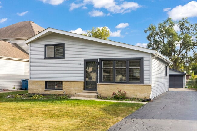 566 Babcock Ave in Elmhurst, IL - Building Photo - Building Photo