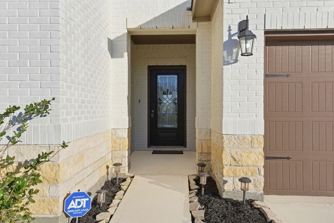 property at 3647 Telford Ln