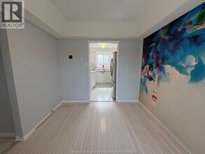 983 Peach Blossom Crescent in Windsor, ON - Building Photo - Building Photo