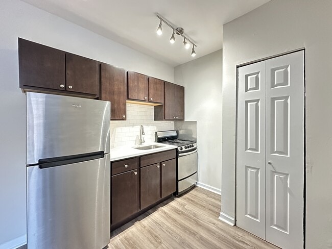 1627 N Humboldt Blvd, Unit E3 in Chicago, IL - Building Photo - Building Photo