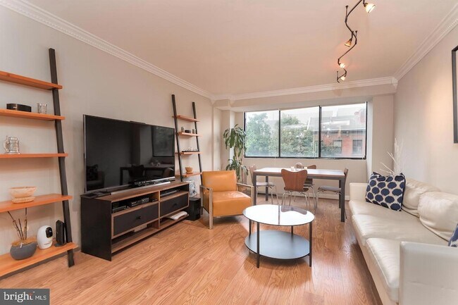 1245 13th St NW, Unit 301 in Washington, DC - Building Photo - Building Photo
