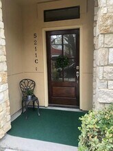 5211 Eigel St in Houston, TX - Foto de edificio - Building Photo