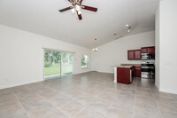 628 Bayport Dr in Poinciana, FL - Foto de edificio - Building Photo