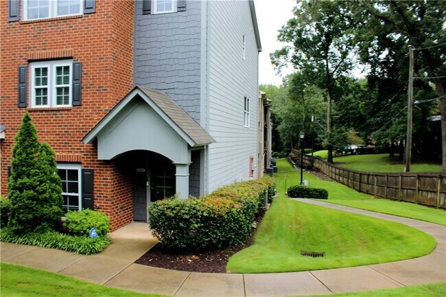 3054 Turman Cir in Decatur, GA - Building Photo - Building Photo