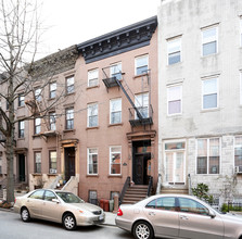 563 Henry St in Brooklyn, NY - Foto de edificio - Building Photo