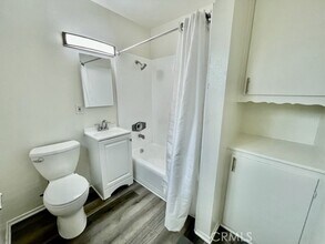 1803 W Sumac Ln, Unit 3 in Anaheim, CA - Building Photo - Building Photo