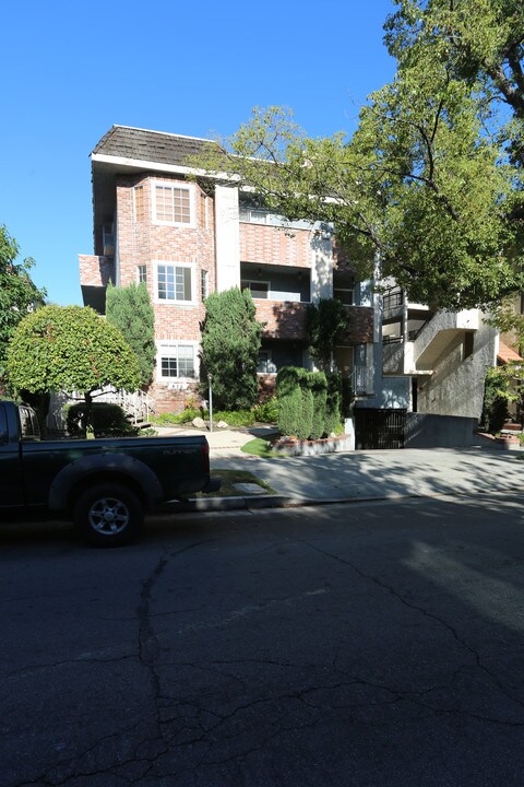 415 N Kenwood St in Glendale, CA - Building Photo