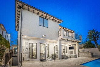 331 Canon Dr in Beverly Hills, CA - Building Photo - Building Photo