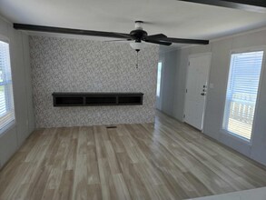 22261 McCleskey Rd in New Caney, TX - Building Photo - Building Photo