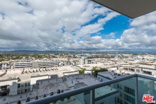 property at 13700 Marina Pointe Dr