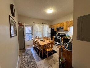 14 Chelsea St in Boston, MA - Foto de edificio - Building Photo