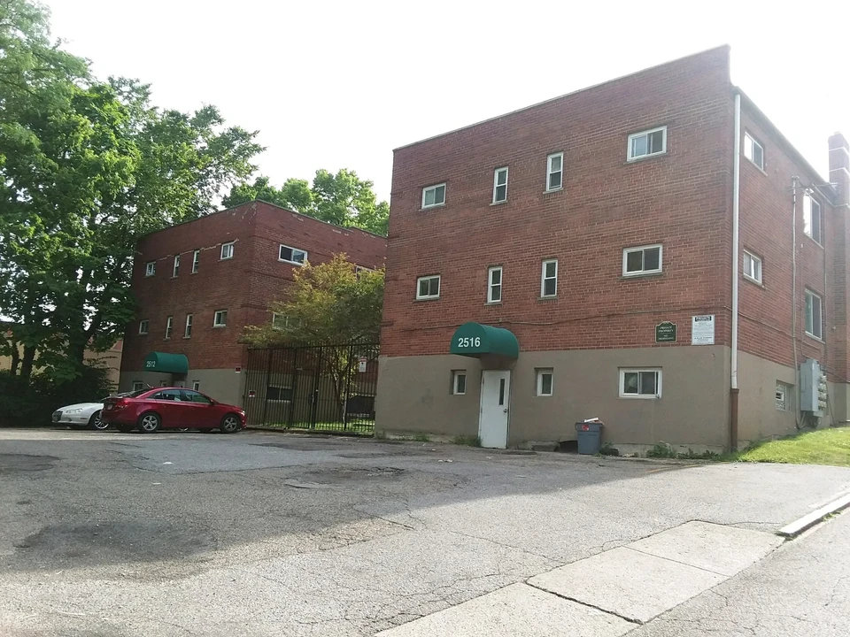 2512-2516 Highland Ave in Cincinnati, OH - Building Photo