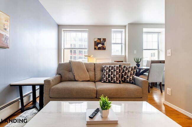 265 College St, Unit 03K in New Haven, CT - Building Photo - Building Photo