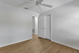 5404 Paradise Cay Cir in Kissimmee, FL - Building Photo - Building Photo