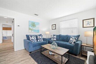 6872 Gulf Winds Dr in St Pete Beach, FL - Building Photo - Building Photo