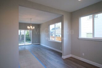 933 S Sprague Ave in Tacoma, WA - Building Photo - Building Photo