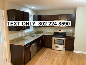 501 Lotus Ln in Glenview, IL - Building Photo - Building Photo