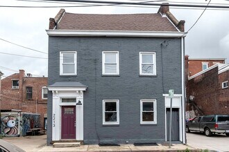 2213 Carey Wy in Pittsburgh, PA - Building Photo - Building Photo