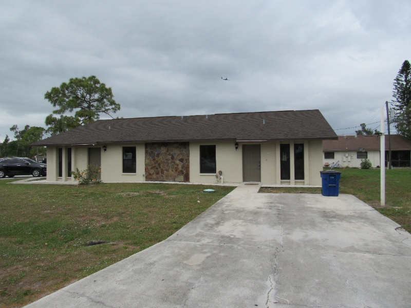 7447 Mellon Rd in Ft. Myers, FL - Building Photo