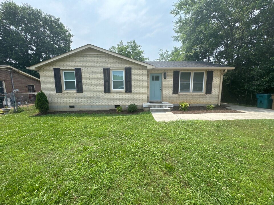233 Haynes Park Dr in Nashville, TN - Building Photo