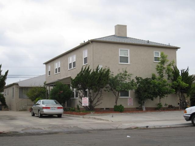 4462-4468 Illinois St in San Diego, CA - Building Photo - Building Photo