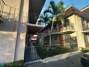 2545 Taft St in Hollywood, FL - Building Photo - Building Photo