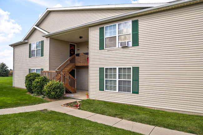 Summer Tree Terrace in Jeffersonville, OH - Building Photo - Building Photo