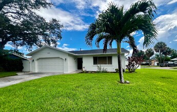 1585 Pennsylvania Ave NE in St. Petersburg, FL - Building Photo - Building Photo