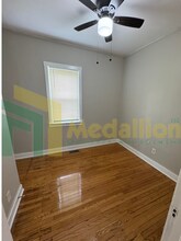 8802 S Saginaw Ave in Chicago, IL - Building Photo - Building Photo