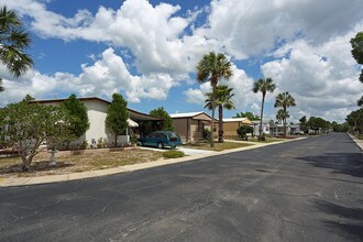 Brentwood Estates 55+ Retirement Living in Hudson, FL - Foto de edificio - Building Photo