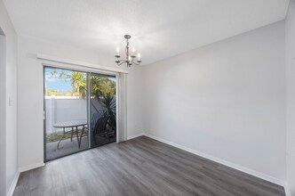 200 Westwood Terrace N in St. Petersburg, FL - Building Photo - Building Photo