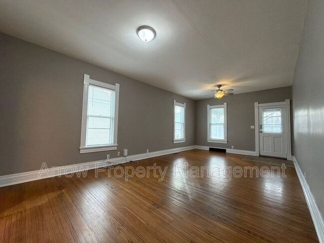 1928 S 10th St in Lincoln, NE - Building Photo - Building Photo