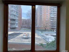 42-31 Colden St-Unit -R2G in Queens, NY - Building Photo - Building Photo